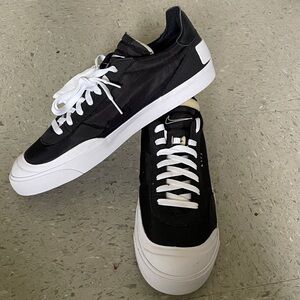 Nike Black and White Drop-Type Sneakers Unfinished tennis casual